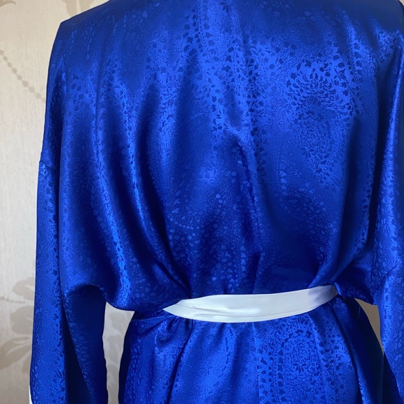 VICTORIAS SECRET VINTAGE GOLD LABEL ROBE - Picture 3 of 8